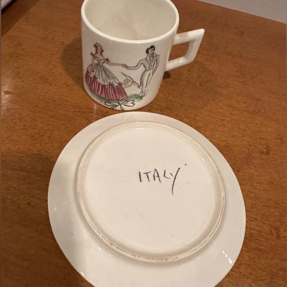 Vintage Small Cup And Saucer Made In Italy Dancing Couple With Cupid & Arrow - Picture 6 of 11